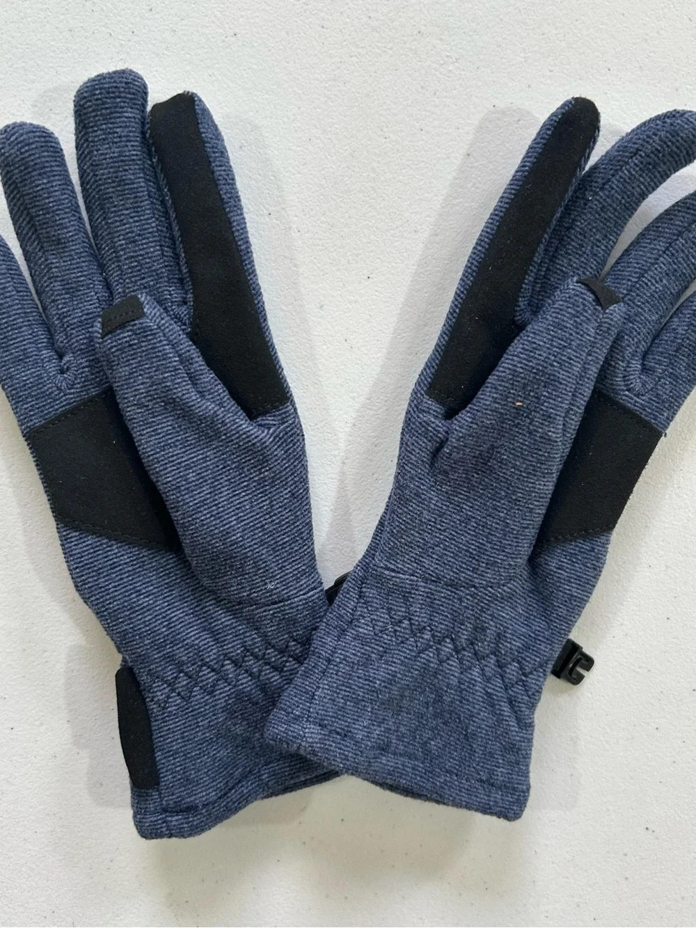 Under Armour Kids Navy Blue Heather Gloves with Light Blue Logo